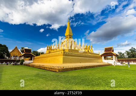 PHA That Luang, quel Luang, stupa buddista e tempio simbolico nazionale, Vientiane, Laos, Sud-est asiatico, Asia Foto Stock