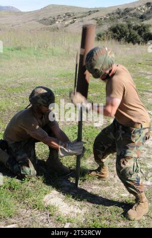 Battaglione di costruzione anfibio (ACB) 1, abilità di combattimento di base, BCS, esercitazione di addestramento sul campo, FTX, Sailor, Tactical Warrior 2010, U.S. Navy Foto Stock