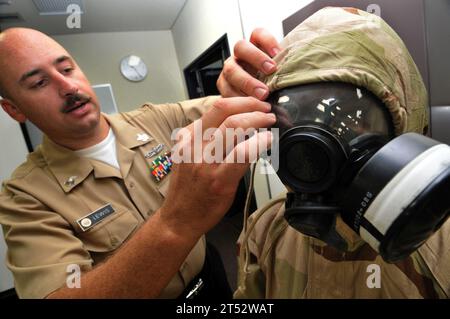 Anfibi, addestramento CBRN, CFAS, flotta, attività della flotta Sasebo, FOWARD SCHIERATO, giapponese, vernice, SABBIA, Sasebo, WAHL Foto Stock