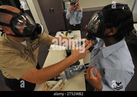 Anfibi, addestramento CBRN, CFAS, flotta, attività della flotta Sasebo, FOWARD SCHIERATO, giapponese, vernice, SABBIA, Sasebo, WAHL Foto Stock