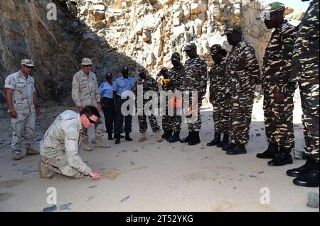 Arandis, EOD, eodmu-11, operazioni congiunte, Namibia, forze di difesa della Namibia, NDF, marinai, addestramento, Marina degli Stati Uniti Foto Stock