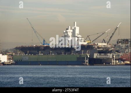 Calif., scafo pulito, bacino di carenaggio, lavoratori dei cantieri navali NASSCO, san diego, Marina degli Stati Uniti , USS Bonhomme Richard (LHD 6) Foto Stock