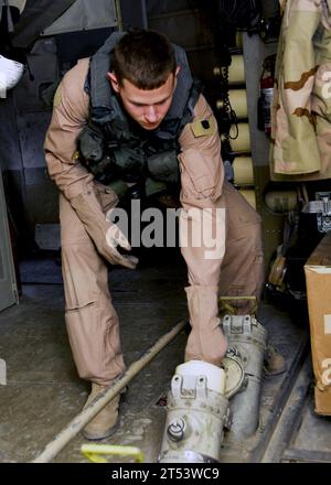 Canale, Iraq, P-3C Orion Aircraft, Patrol Squadron (VP) 47, standard di qualificazione del personale, rack, registrazione, sonoboa, TALLIL, volo di addestramento Foto Stock