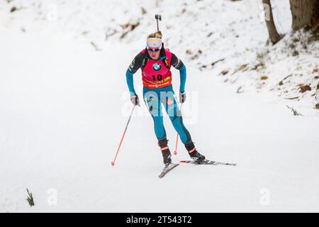 Marie Dorin Habert (fra) Biathlon Welt Cup 7,5 KM Sprint der Frauen a Pokljuka, Slowenien AM 09.12.2016 Foto Stock