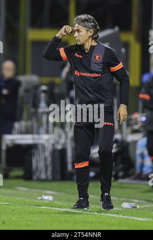 Salerno, Italia. 31 ottobre 2023. L'allenatore italiano della Salernitana Filippo Inzaghi gesticolò durante la partita di Coppa italia tra Unione sportiva Salernitana e Unione calcio Sampdoria allo Stadio Arechi di Salerno il 31 ottobre 2023. Credito: Agenzia fotografica indipendente/Alamy Live News Foto Stock