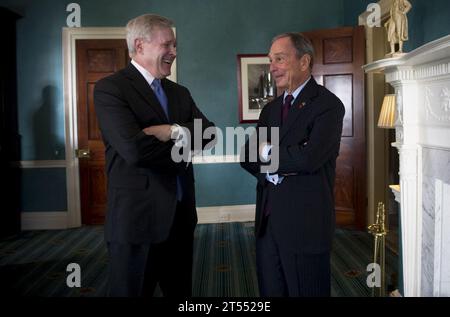 Fleet Week 2011, Lee Bollinger, Mayor, michael bloomberg, New York, nrotc, Ray Mabus, secnav, U.S. Navy Foto Stock