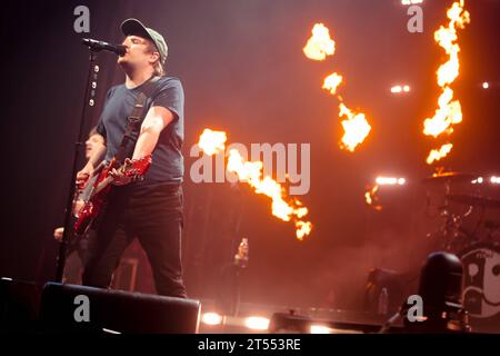 Patrick Stump Fall Out Boy si esibisce alla O2 Arena, Londra 2 novembre 2023 solo per uso editoriale. - BANG MEDIA INTERNATIONAL - FAMOUS PICTURES 28 HOLMES ROAD LONDON NW5 3AB REGNO UNITO tel 44 0 02 7485 1005 email: paulsmithbangshowbiz.com or tombangshowbiz.com Copyright: XTomxRosex adnzi270 credito: Imago/Alamy Live News Foto Stock