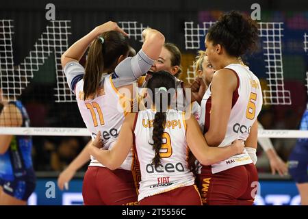 Firenze, Italia. 1 novembre 2023. Festa del Team Roma Volley Club durante il Bisonte Firenze vs Roma Volley Club, Volley serie A1 partita femminile a Firenze, Italia, 01 novembre 2023 crediti: Agenzia fotografica indipendente/Alamy Live News Foto Stock