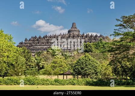 Borobodur, un tempio buddista Mahayana del IX secolo vicino a Magelang, Giava centrale, Indonesia Foto Stock