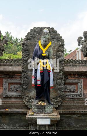 Statua di un Dio indù a Ubud, Bali Foto Stock