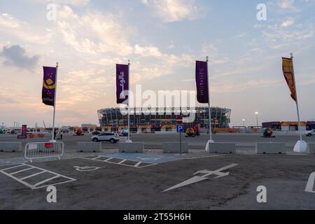 Doha, Qatar - 10 dicembre 2022: Lo Stadio 974, precedentemente noto come Stadio Ras Abu Aboud, è uno stadio di calcio costruito a Doha, in Qatar per il 202 Foto Stock