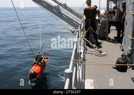 Contromisure minerarie, veicolo per la neutralizzazione delle mine, marina, marina militare statunitense, USS Avenger (MCM 1) Foto Stock