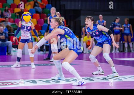 Firenze, Italia. 1 novembre 2023. Lina Alsmeier (il Bisonte Firenze) durante il Bisonte Firenze vs Roma Volley Club, Volley serie A1 Italian Women Match a Firenze, Italia, 01 novembre 2023 crediti: Agenzia fotografica indipendente/Alamy Live News Foto Stock