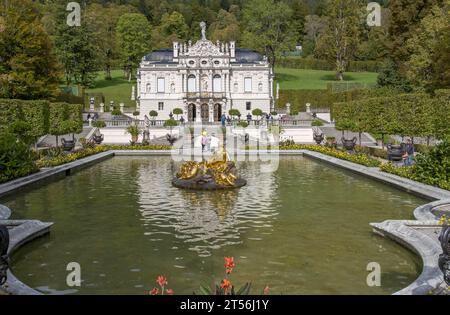 Palazzo reale di Villa Linderhof, comune di Ettal, distretto di Garmisch Partenkirchen, alta Baviera, Baviera, Germania Foto Stock