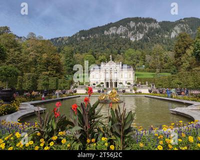 Palazzo reale di Villa Linderhof, comune di Ettal, distretto di Garmisch Partenkirchen, alta Baviera, Baviera, Germania Foto Stock