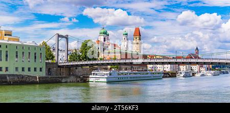 Ponte Prinzregent-Luitpold sul Danubio a Passau, Baviera, Germania Foto Stock