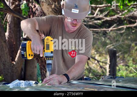 4thFleet, 55th signal Company, COMCAM, CONMAR, El Salvador, Expeditionary Security Team (EST), Florida, High Speed Ship (HSV-2) Swift, HSV 2 Swift, HSV-SPS 12, Jacksonville, la Union, distaccamento del corpo dei Marines (MARDET), distaccamento del corpo dei Marines (MARDET) U.S. Southern Command, Maritime Civil Affairs Team (MCAT), Naval Criminal Investigative Service, Naval Criminal Investigatory Services (NCIS), Naval Station Mayport, Navy Mobile Construction Battalion (NMCB 23) Detachment, NCIS, Puerto Corsain, Puerto De Cutuco, San Miguel, San Salvador, SEABEES, SOUTHCOM, Southern partnership station, Souther Foto Stock