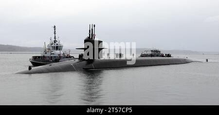 US Navy il sottomarino portaerei classe Ohio USS Maine (SSBN 741) ritorna nel suo porto di base navale Kitsap-Bangor afte.jpg Foto Stock