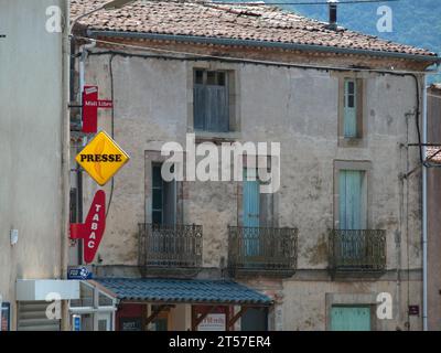 Il grazioso centro storico di Herepian, nella regione francese dell'Occitanie Foto Stock