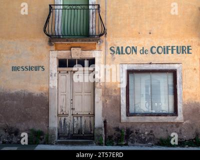 Il grazioso centro storico di Herepian, nella regione francese dell'Occitanie Foto Stock