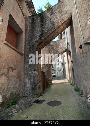 Il grazioso centro storico di Herepian, nella regione francese dell'Occitanie Foto Stock
