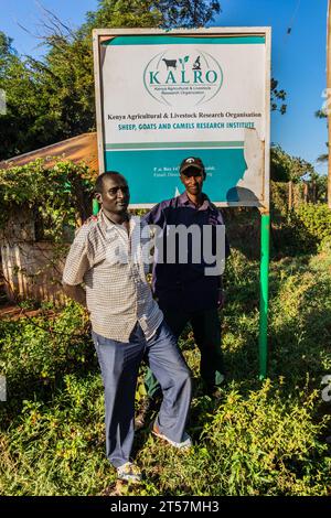 MARSABIT, KENYA - 10 FEBBRAIO 2020: Dipendenti del Kenya Agricultural and Livestock Research Organisation nella città di Marsabit, Kenya Foto Stock