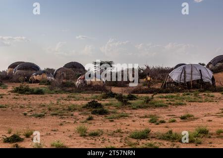 KARGI, KENYA - 11 FEBBRAIO 2020: Villaggio Kargi nel Kenya settentrionale Foto Stock