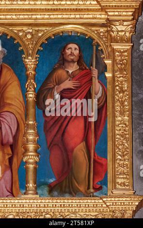 S. Giacomo apostolo, particolare dal Polittico con Madonna col bambino, Cristo risorto e Santi - olio su tavola - Andrea Previtali e Agostino Facheris Foto Stock