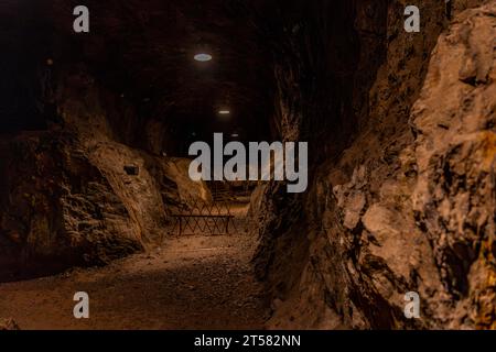 Misterioso Włodarz Adit, complesso di Riese nella bassa Slesia. Tunnel sotterranei della città di Osowka scavati dai tedeschi durante la seconda guerra mondiale, quartier generale di ad Foto Stock