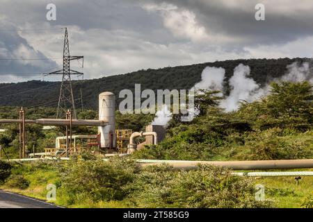 Oleodotti della centrale elettrica di Olkaria Geothermal nel Parco Nazionale di Hell's Gate, Kenya Foto Stock