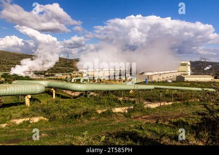 Centrale elettrica geotermica Olkaria i nel Parco Nazionale di Hell's Gate, Kenya Foto Stock