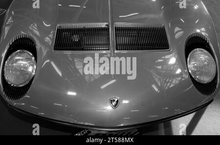 Bologna , Italia - 26 ottobre 2023: LAMBORGHNI MIURA Luxury E DREEM CAR IN ESPOSIZIONE Foto Stock