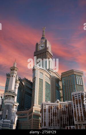 Torre dell'Orologio reale Makkah a Makkah, Arabia Saudita. cielo fantastico. Foto Stock