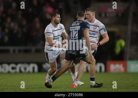 Manchester, Regno Unito. 3 novembre 2023. Gloucesters Mark Atkinson corre *** durante il Gallagher Premiership Rugby Match tra sale Sharks e Gloucester all'AJ Bell Stadium di Manchester, Regno Unito, il 3 novembre 2023. Foto di Simon Hall. Solo per uso editoriale, licenza necessaria per uso commerciale. Nessun utilizzo in scommesse, giochi o pubblicazioni di un singolo club/campionato/giocatore. Credito: UK Sports Pics Ltd/Alamy Live News Foto Stock