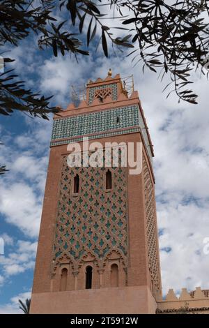 Ammira la moschea casbah vicino alle tombe Saadi a Marrakech, Maroc Foto Stock