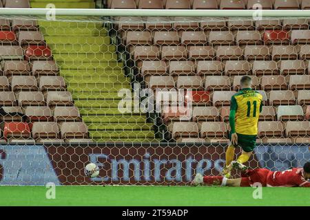 Barnsley, Regno Unito. 3 novembre 2023. Tom Richards di Horsham segna 3-3 punti durante l'Emirates fa Cup 1st Round Match Barnsley vs Horsham FC a Oakwell, Barnsley, Regno Unito, 3 novembre 2023 (foto di Mark Cosgrove/News Images) a Barnsley, Regno Unito il 3/11/2023. (Foto di Mark Cosgrove/News Images/Sipa USA) credito: SIPA USA/Alamy Live News Foto Stock