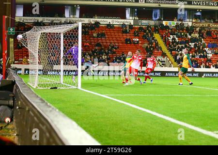 Oakwell Stadium, Barnsley, Inghilterra - 3 novembre 2023 Max Watters (36) di Barnsley segna il gol di apertura - durante la partita Barnsley contro Horsham, Emirates fa Cup, 2023/24, Oakwell Stadium, Barnsley, Inghilterra - 3 novembre 2023 crediti: Arthur Haigh/WhiteRosePhotos/Alamy Live News Foto Stock