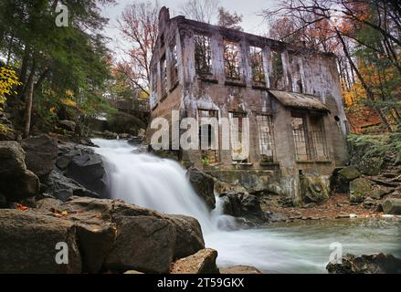 Le rovine e le cascate Carbide-Wilson. Foto Stock