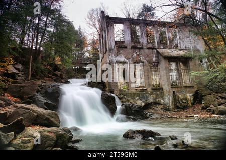 Le rovine e le cascate Carbide-Wilson. Foto Stock