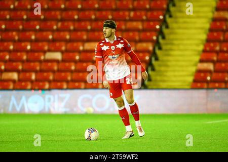 Oakwell Stadium, Barnsley, Inghilterra - 3 novembre 2023 Jamie McCart (26) di Barnsley - durante la partita Barnsley contro Horsham, Emirates fa Cup, 2023/24, Oakwell Stadium, Barnsley, Inghilterra - 3 novembre 2023 crediti: Arthur Haigh/WhiteRosePhotos/Alamy Live News Foto Stock