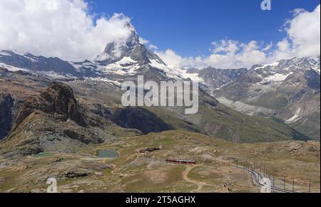 La stazione ferroviaria Gornergrat è una montagna ferrovia a cremagliera, situato nel cantone svizzero del Vallese. Esso collega il villaggio di Zermatt, situato a 1,600 m, Foto Stock
