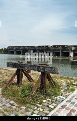 les bassins de lumières;base sottomarina della seconda guerra mondiale;centro d'arte digitale;bordeaux;francia Foto Stock