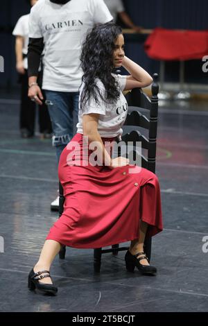 Il soprano Guiomar canto si esibisce durante le prove di Carmen. The Flamenco Musical al Teatro Real di Madrid, 4 novembre 2023, Spagna Foto Stock