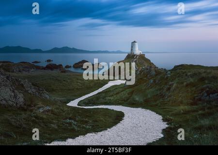 La penisola di Ynys Llanddwyn nel Galles con le sue antiche rovine. Foto Stock