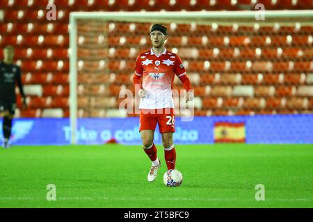 Oakwell Stadium, Barnsley, Inghilterra - 3 novembre 2023 Jamie McCart (26) di Barnsley - durante la partita Barnsley contro Horsham, Emirates fa Cup, 2023/24, Oakwell Stadium, Barnsley, Inghilterra - 3 novembre 2023 crediti: Arthur Haigh/WhiteRosePhotos/Alamy Live News Foto Stock