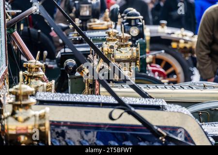 Londra, Regno Unito. 4 novembre 2023. Il St James's International Concours, con oltre 115 veicoli pionieristici esposti al pubblico in anteprima al Tomorrow's RM Sotheby's London to Brighton Veteran Car Run. Crediti: Guy Bell/Alamy Live News Foto Stock