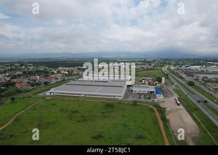 Taubate, SP, Brasile - 4 novembre 2023- Vista all'aperto dello stabilimento Embraer EVE, industria aeronautica brasiliana. Solo per uso editoriale. Foto Stock