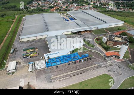 Taubate, SP, Brasile - 4 novembre 2023- Vista all'aperto dello stabilimento Embraer EVE, industria aeronautica brasiliana. Solo per uso editoriale. Foto Stock