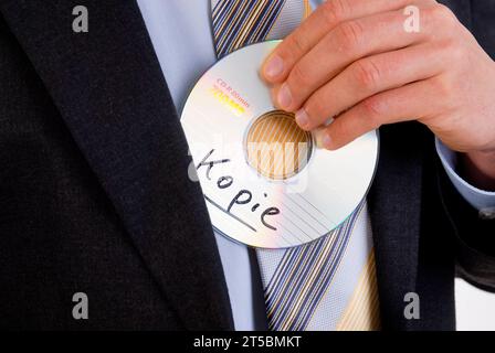 Businessmann mit einer Daten CD in der Hand - Datenklau, BLF *** uomo d'affari con un CD dati in mano furto di dati, BLF 07010534 x credito: Imago/Alamy Live News Foto Stock