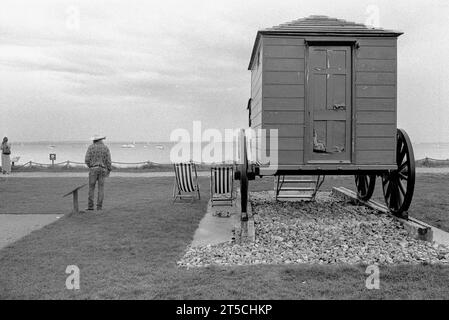 La macchina da bagno della regina Vittoria a Osbourne House, villa per le vacanze sull'isola di Wight, girata sul film Ilford HP5 Foto Stock